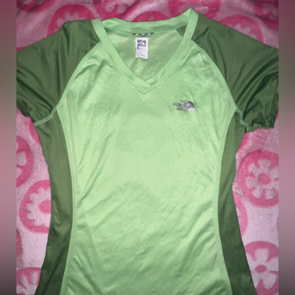 north face running tee🤍